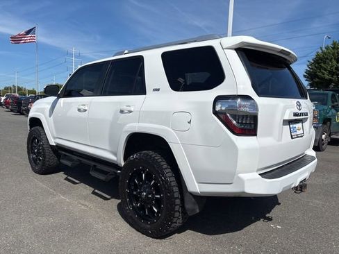 Used 2018 Toyota 4Runner SR5 Premium w/ Wilderness Package AWD/4WD image 3