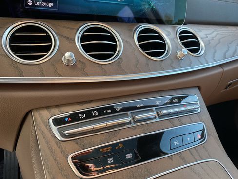 Used 2022 Mercedes-Benz E 450 E 450 w/ Driver Assistance Package image 48