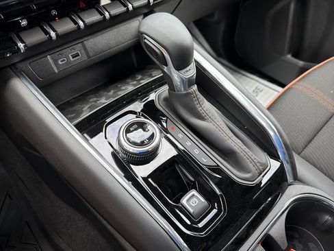 New 2026 GMC Canyon AT4 AWD/4WD image 15