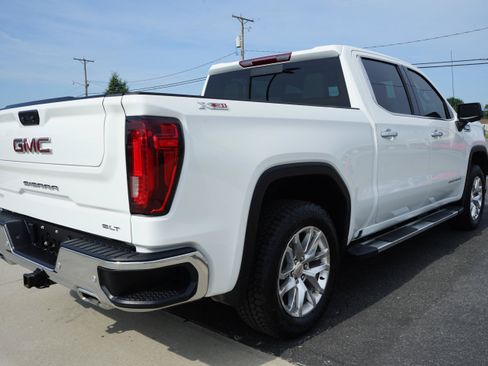 Used 2024 GMC Sierra 1500 SLT AWD/4WD image 5