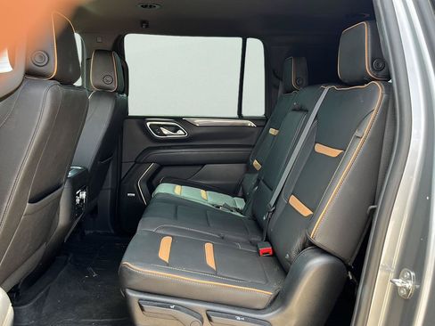 Used 2023 GMC Yukon XL AT4 AWD/4WD image 13
