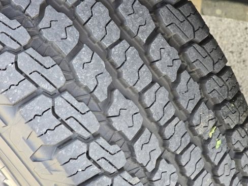 Used 2018 Jeep Wrangler Unlimited Sahara image 4