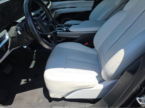 Used 2024 Cadillac Lyriq Sport AWD/4WD image 5