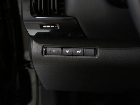 New 2025 Nissan Pathfinder SV image 9