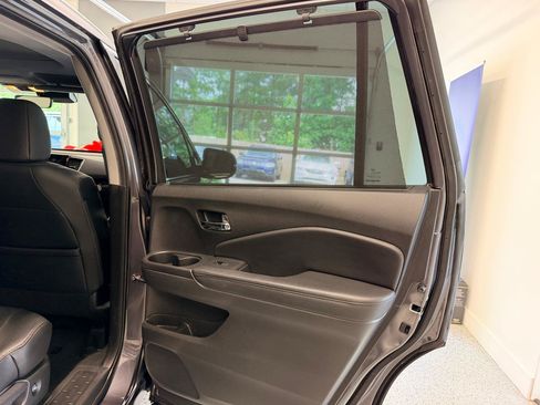 Used 2019 Honda Pilot Touring image 31