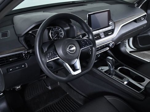 Certified 2023 Nissan Altima 2.5 SV FWD image 11
