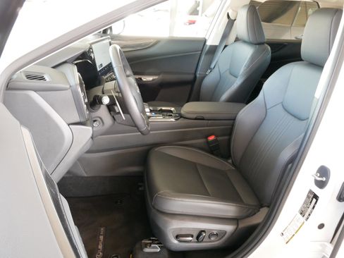 Used 2025 Lexus NX 350 AWD w/ Cold Area Package image 2