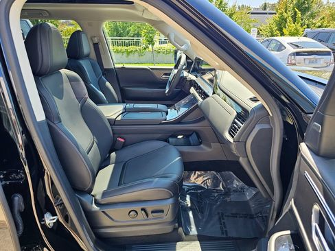 Used 2025 INFINITI QX80 Pure AWD/4WD image 11