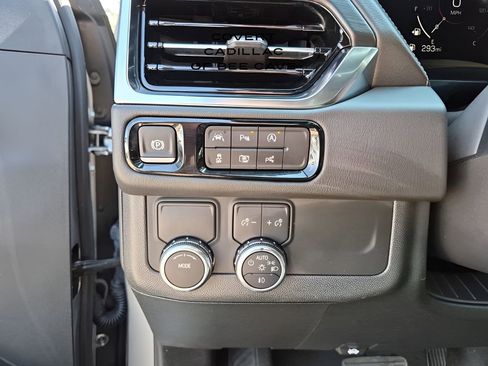 Used 2025 GMC Yukon XL Denali image 39