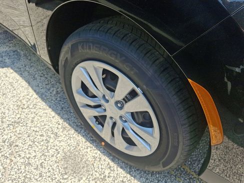 New 2025 Kia Soul LX image 4