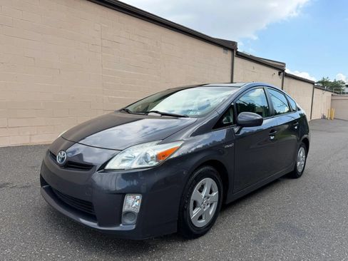 Used 2011 Toyota Prius Three w/ Solar Roof Pkg FWD image 3