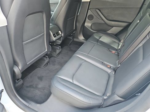 Used 2022 Tesla Model Y Performance AWD/4WD image 31