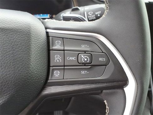 Used 2024 Jeep Grand Cherokee L Laredo image 23