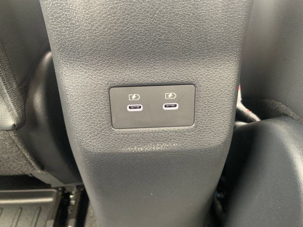 Used 2025 Nissan Kicks SR FWD image 17