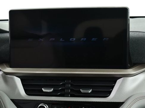 New 2026 Ford Explorer Active w/ Active Comfort Package AWD/4WD image 9