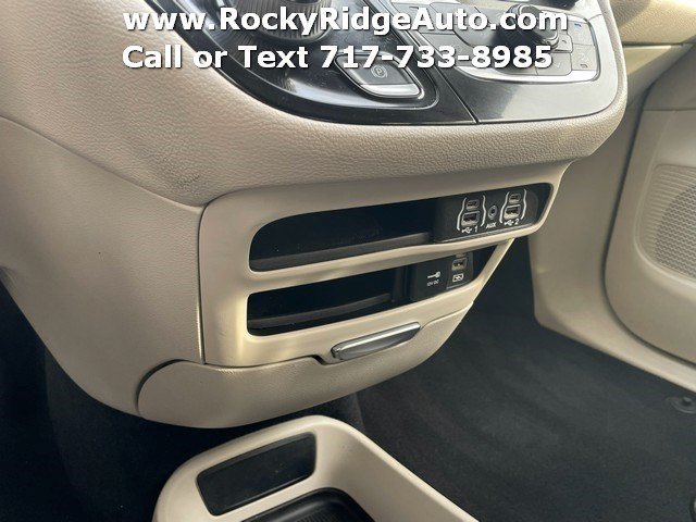 Used 2022 Chrysler Pacifica Touring-L FWD image 31