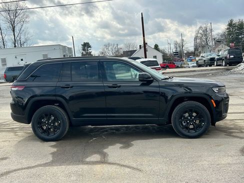 New 2026 Jeep Grand Cherokee Altitude AWD/4WD image 6