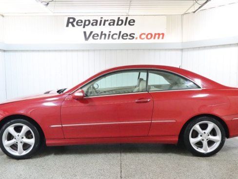 Used 2005 Mercedes-Benz CLK 320 Coupe image 1