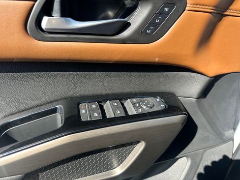 New 2025 Nissan Pathfinder Platinum w/ Cargo Package image 11