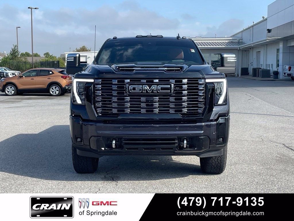Used 2025 GMC Sierra 2500 Denali Ultimate AWD/4WD image 2