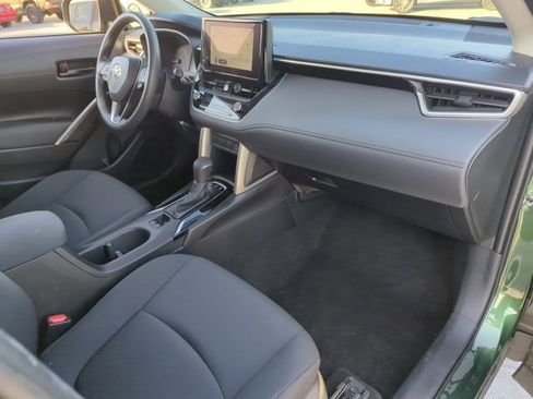 Used 2023 Toyota Corolla Cross LE image 24