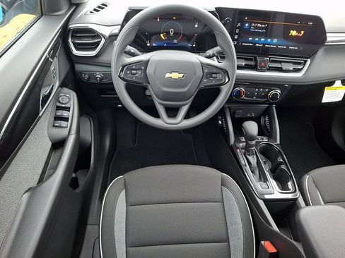 New 2026 Chevrolet TrailBlazer LT w/ LPO, Blackout Package FWD image 7