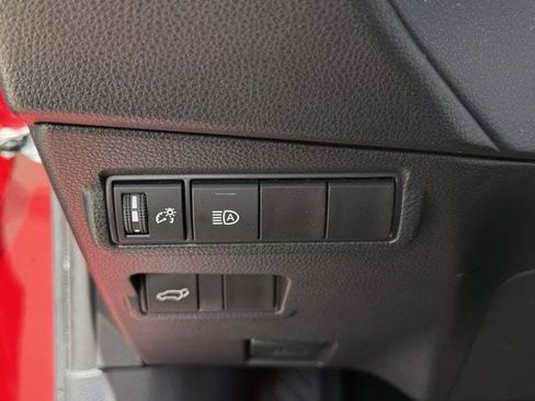 Used 2024 Toyota Corolla Cross XLE w/ Convenience Package FWD image 24