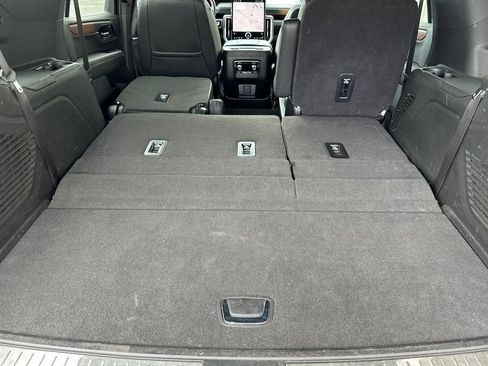 Used 2025 GMC Yukon Denali AWD/4WD image 16