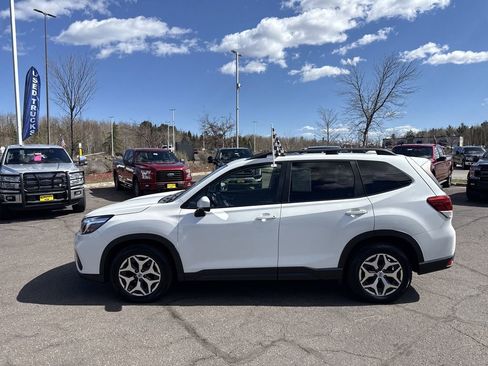 Used 2019 Subaru Forester Premium w/ All-Weather Package AWD/4WD image 12