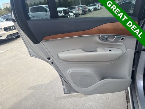 Used 2021 Volvo XC90 T6 Momentum w/ Advanced Package image 19