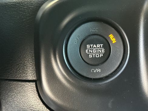 Used 2022 Jeep Wrangler Unlimited Sahara w/ LED Lighting Group AWD/4WD image 22