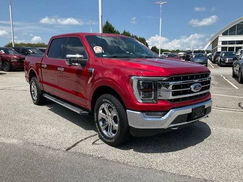 Used 2021 Ford F150 Lariat w/ Equipment Group 502A High AWD/4WD image 3