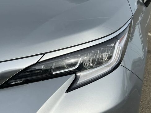 Used 2025 Toyota Sienna Limited image 11