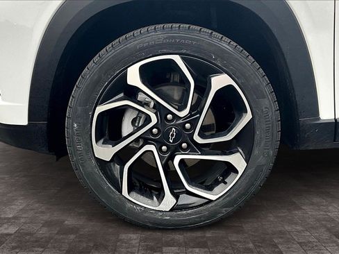 Used 2024 Chevrolet Trax RS w/ Driver Confidence Package image 34