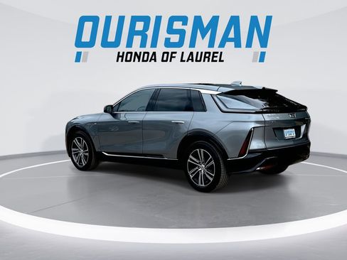 Used 2024 Cadillac Lyriq Luxury w/ LPO, Floor Liner Package AWD/4WD image 6
