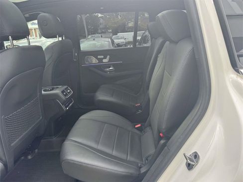 Used 2022 Mercedes-Benz GLS 450 4MATIC image 11