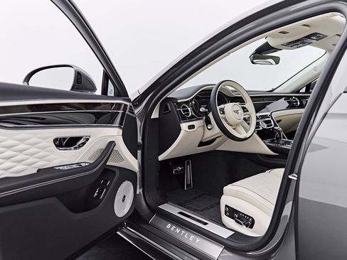 Used 2022 Bentley Flying Spur W12 AWD/4WD image 36