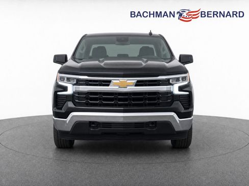 Used 2025 Chevrolet Silverado 1500 LT AWD/4WD image 2