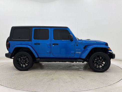 Used 2022 Jeep Wrangler Unlimited Sahara w/ Cold Weather Group AWD/4WD image 8