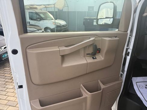 Used 2021 Chevrolet Express 2500 w/ Driver Convenience Package image 27