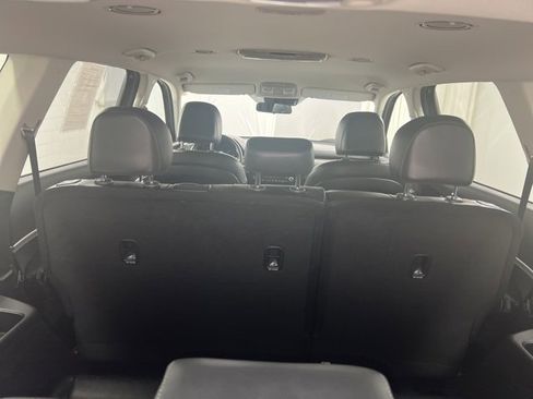 Used 2022 Kia Telluride LX image 9