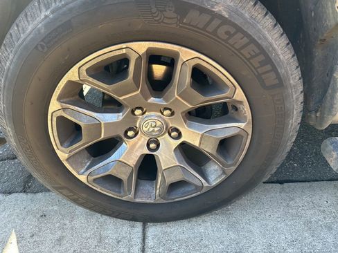 Used 2017 RAM 1500 Limited image 9