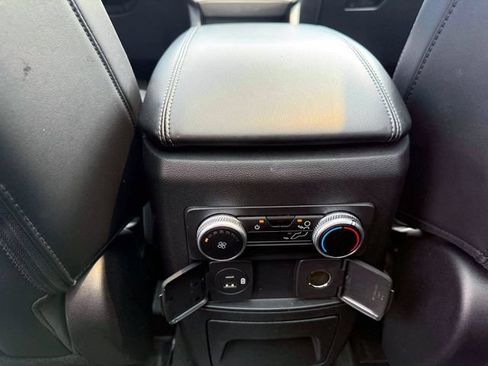 Used 2022 Ford Explorer XLT w/ Equipment Group 202A AWD/4WD image 15