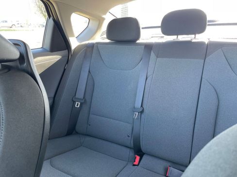 Used 2025 Kia K4 LXS image 38