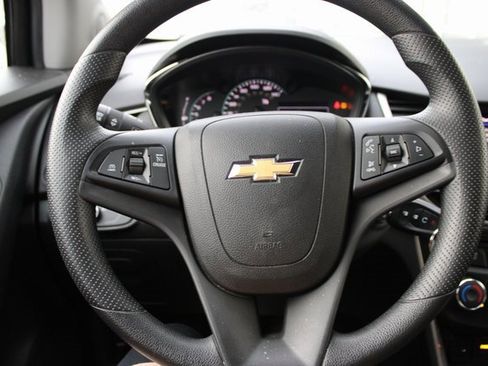 Used 2021 Chevrolet Trax LT image 19