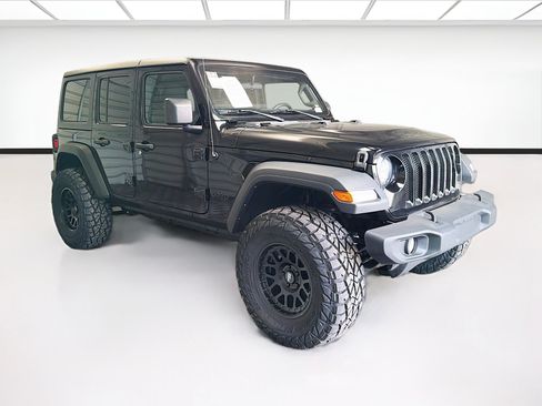 Used 2022 Jeep Wrangler Unlimited Sport AWD/4WD image 3