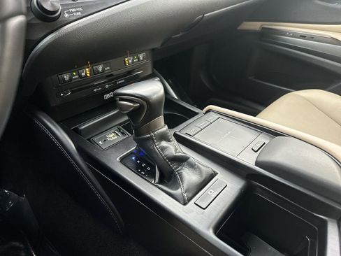 Used 2019 Lexus ES 350 w/ Premium Package image 20