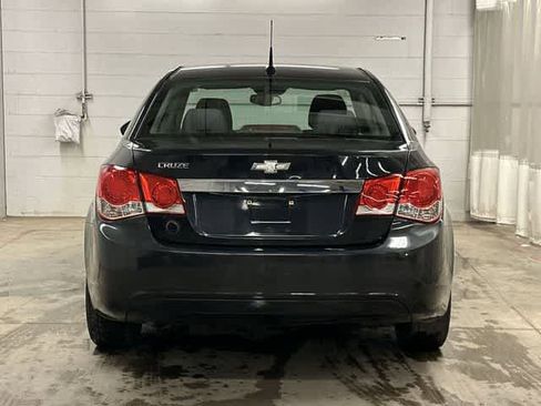 Used 2014 Chevrolet Cruze LS FWD image 4