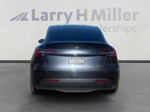 Used 2024 Tesla Model Y Performance image 5