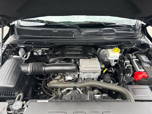 Used 2024 RAM 1500 Laramie AWD/4WD image 17